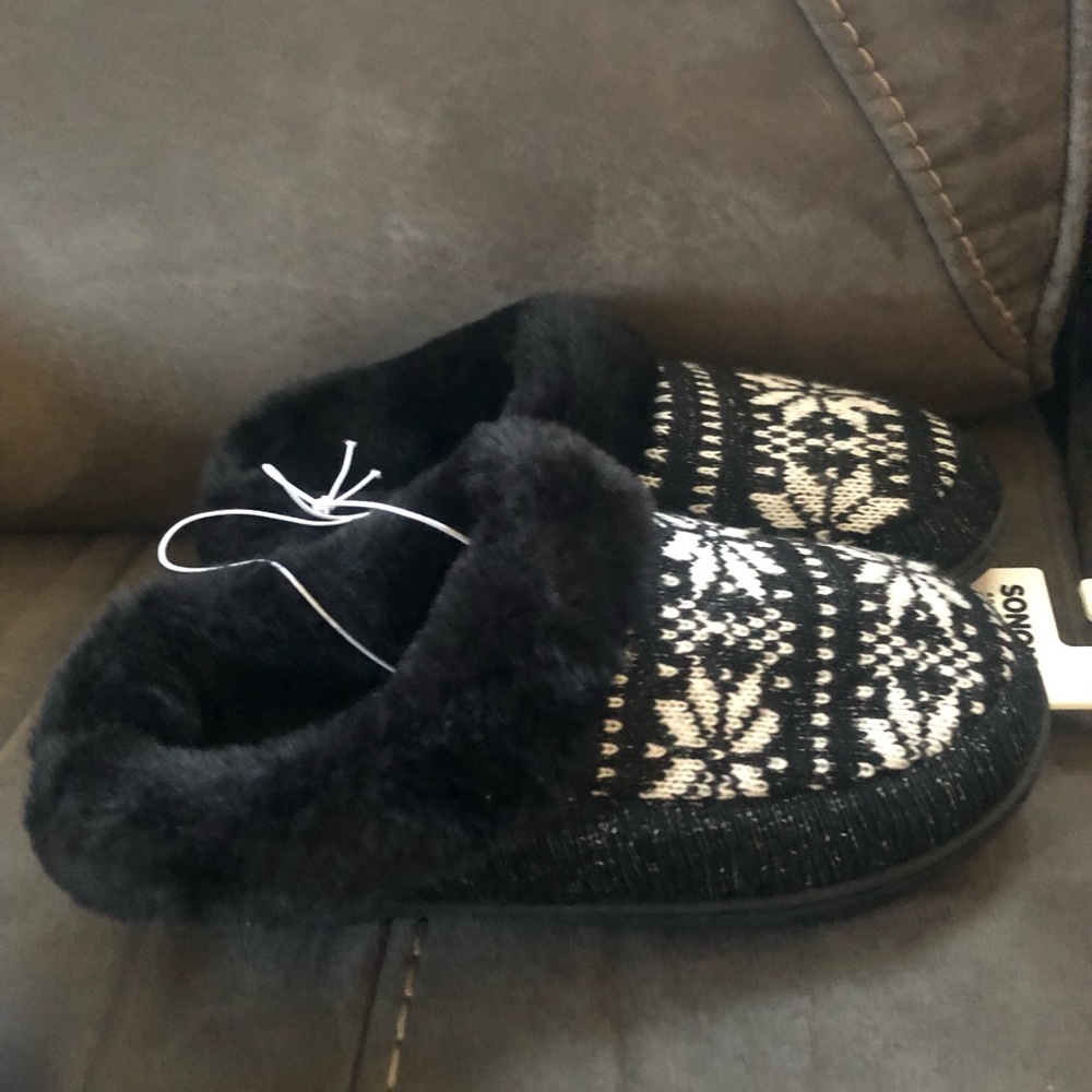 Slippers - Picture 3 of 3